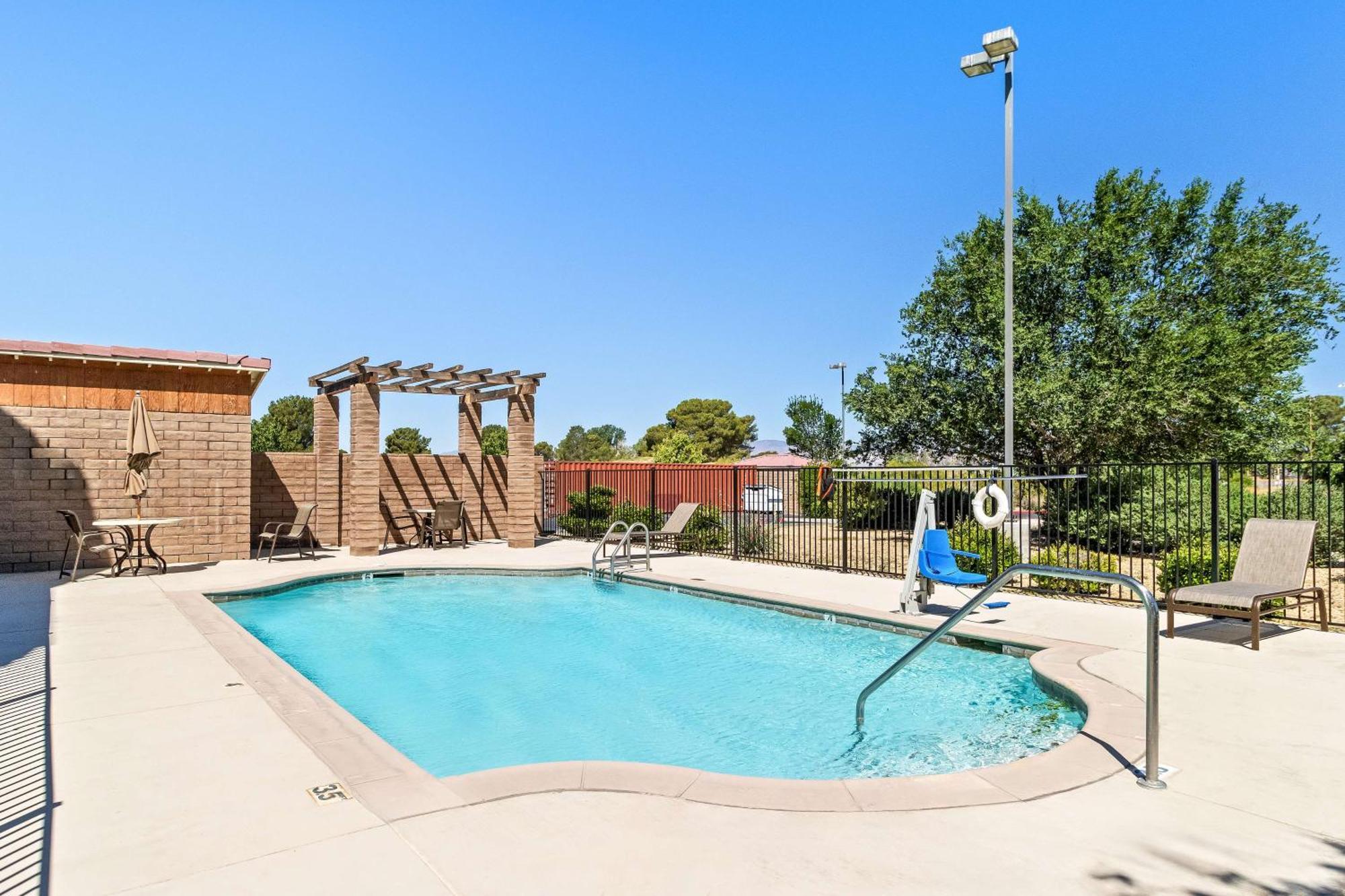 Best Western California City Inn & Suites Exteriér fotografie